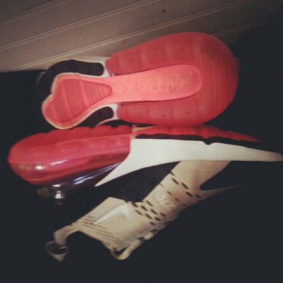Nike Air 270 - Picture 2 of 3